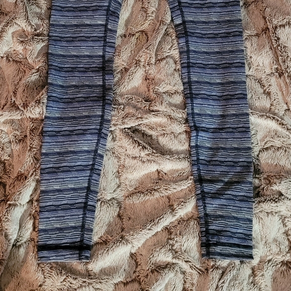 Lululemon Leggings size 6 - Picture 3 of 4